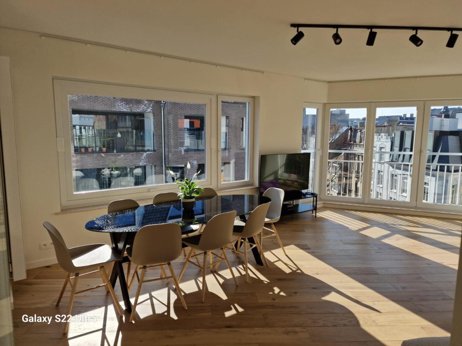 Luxury Renovated 3 Rooms Apartment Oostende Exteriör bild