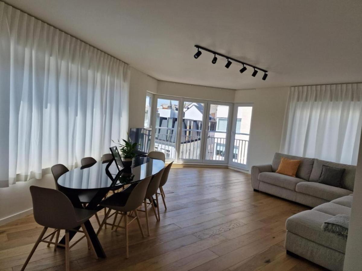 Luxury Renovated 3 Rooms Apartment Oostende Exteriör bild