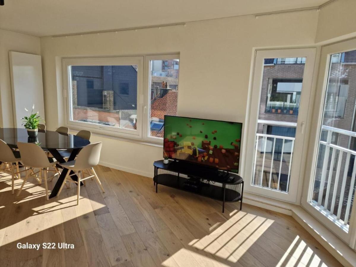 Luxury Renovated 3 Rooms Apartment Oostende Exteriör bild